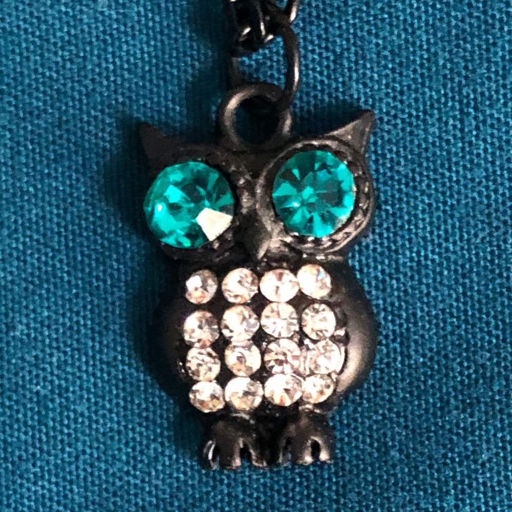 Black rhinestone owl pendant